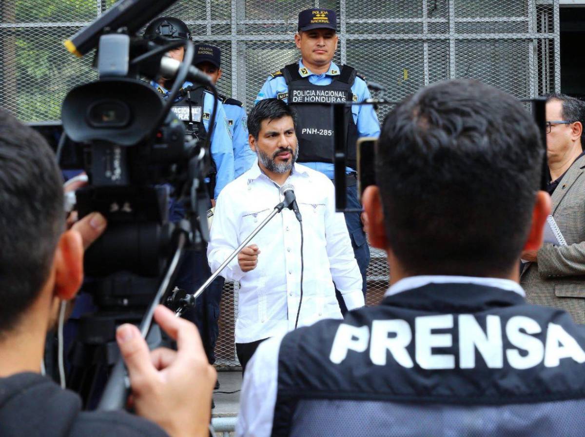 Ebal Díaz reaparece y deja mensaje: Hasta a JohMel Zelaya le dio vergüenza