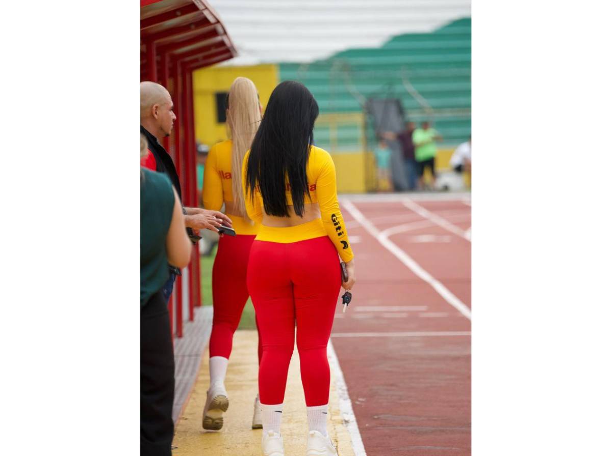 ¿Quién es la periodista que robó suspiros? Ambiente en el Marathón-Victoria