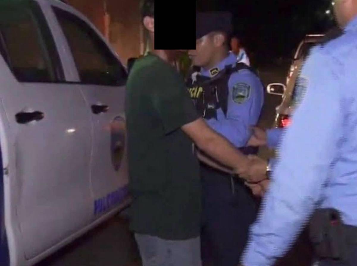 Los capturan cuando llevaban a un joven amarrado en un turismo en SPS