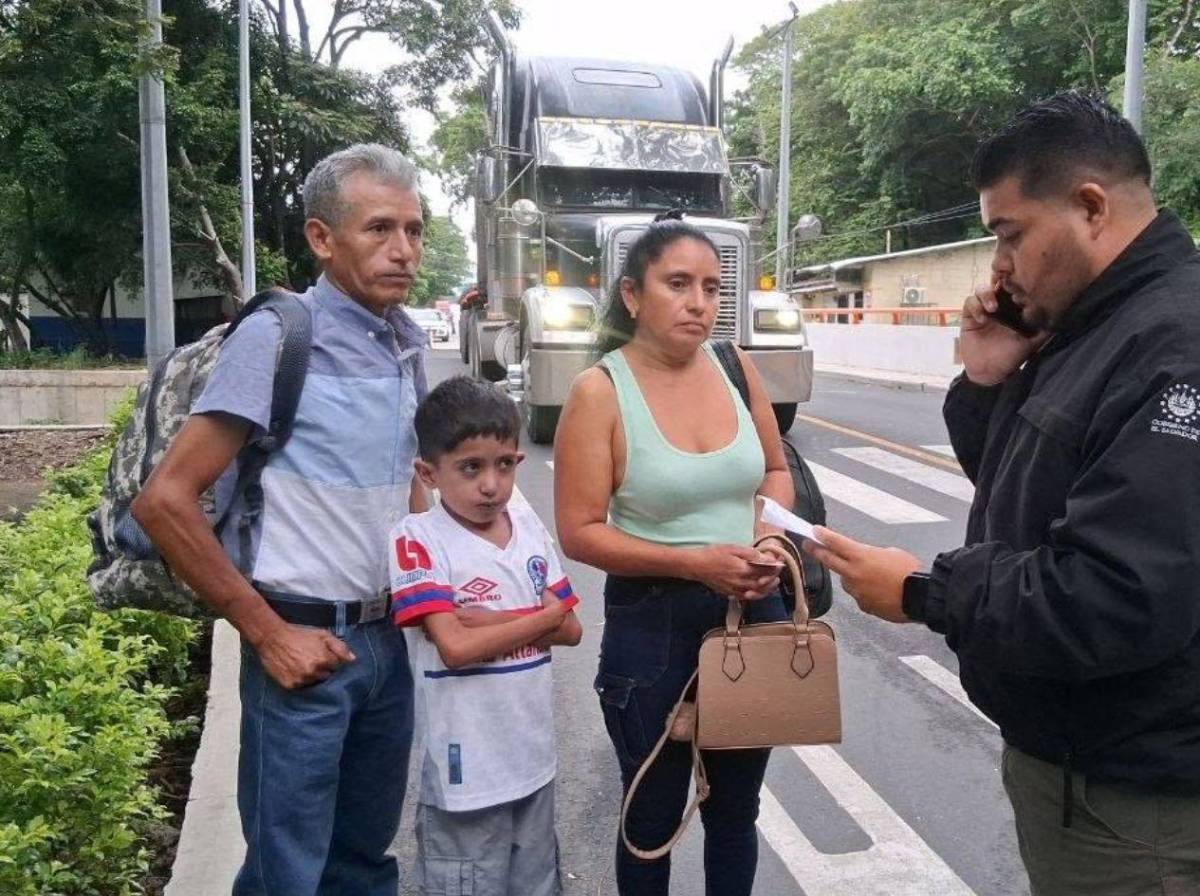 Josué Nehemías ya está en El Salvador para recibir tratamiento por su cardiopatía