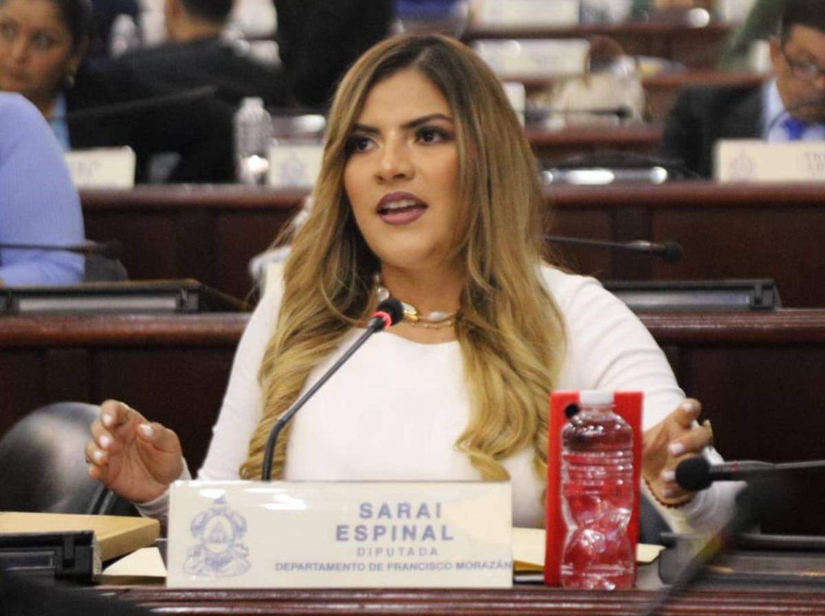 “Para mí es una más”: Saraí Espinal arremete contra María José Sosa