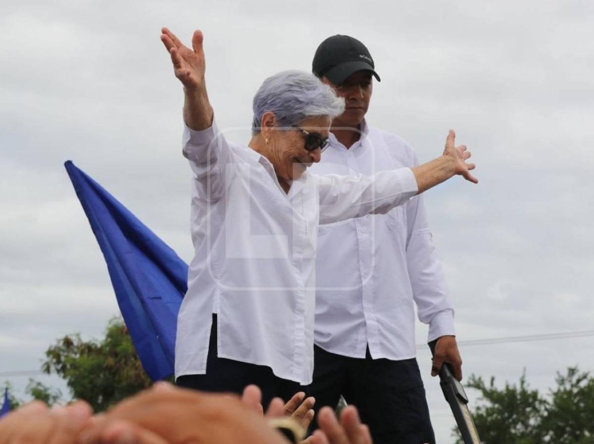 Las curiosas e históricas imágenes del recibimiento de Juan Orlando Hernández  en Honduras