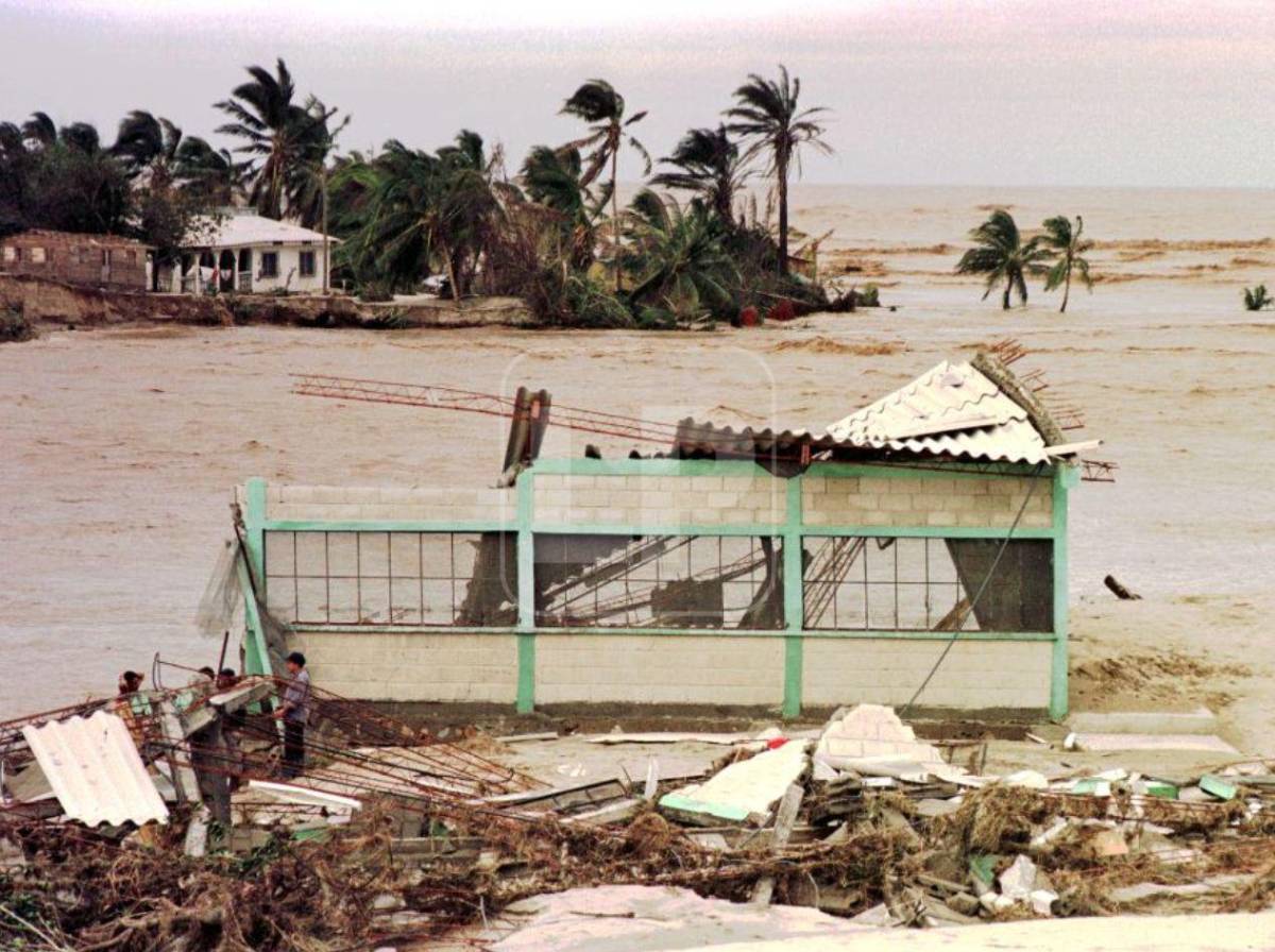 Fotos inéditas de la devastación causada por el huracán Mitch en Honduras