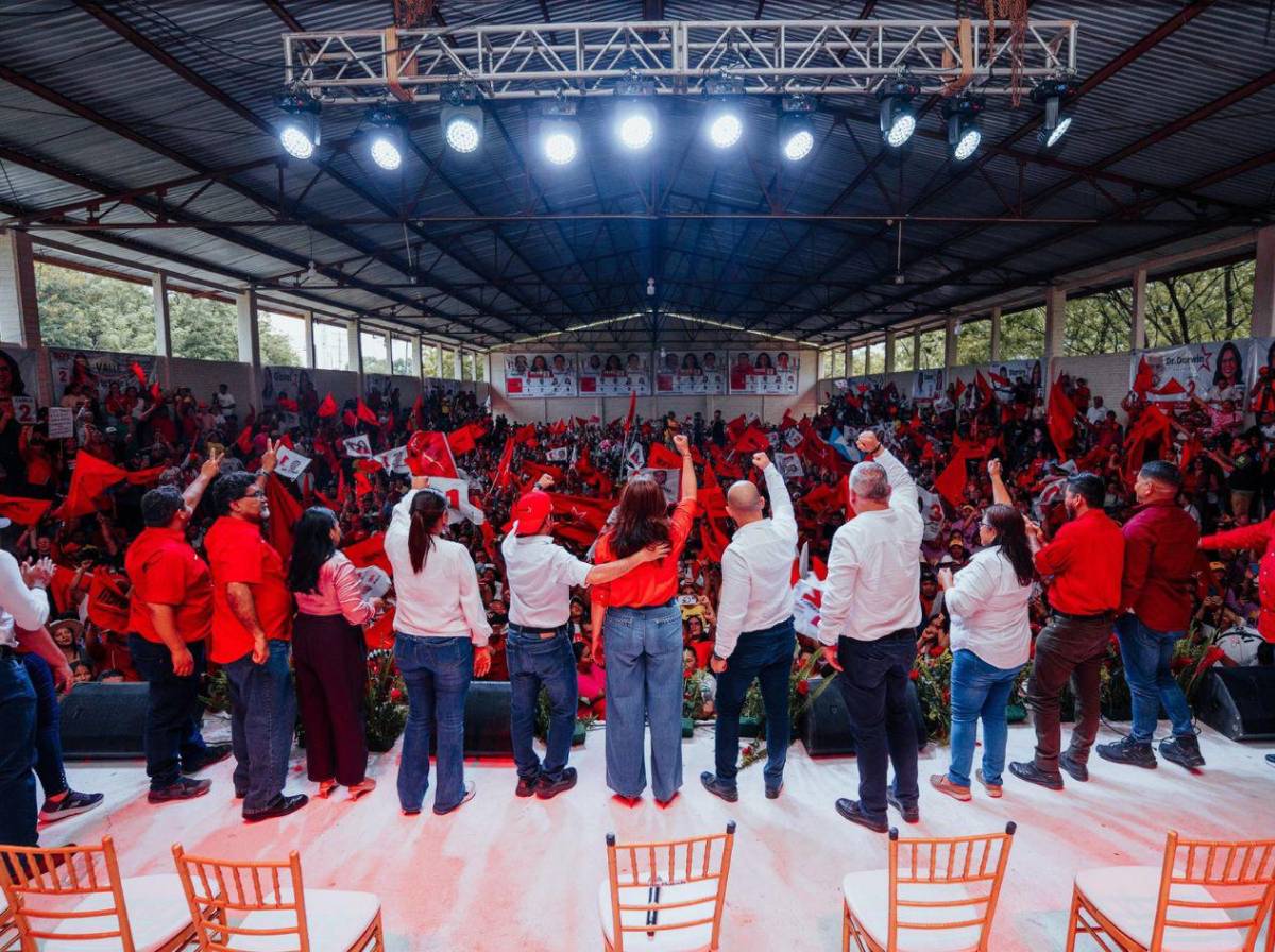 Rixi Moncada recorre la zona sur y reitera propuesta de eliminar central de riesgo
