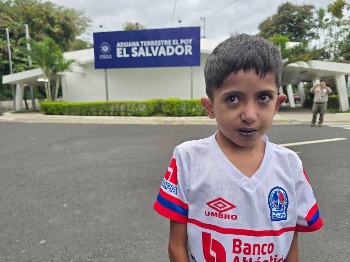 Josué Nehemías ya está en El Salvador para recibir tratamiento por su cardiopatía
