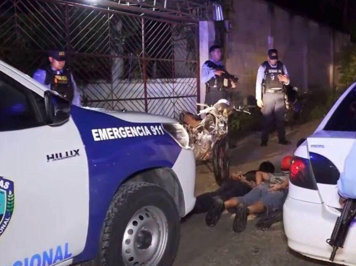 Los capturan cuando llevaban a un joven amarrado en un turismo en SPS