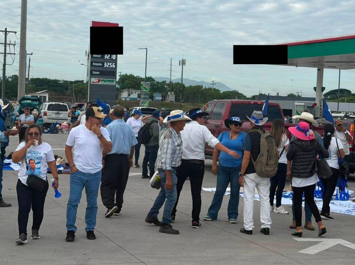 Ambiente en Palmerola previo a la llegada de Juan Orlando Hernández