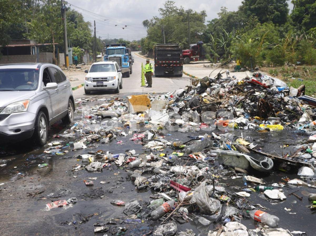 Tras denuncia de LA PRENSA: retiran toneladas de basura acumuladas en ríos y canales de SPS