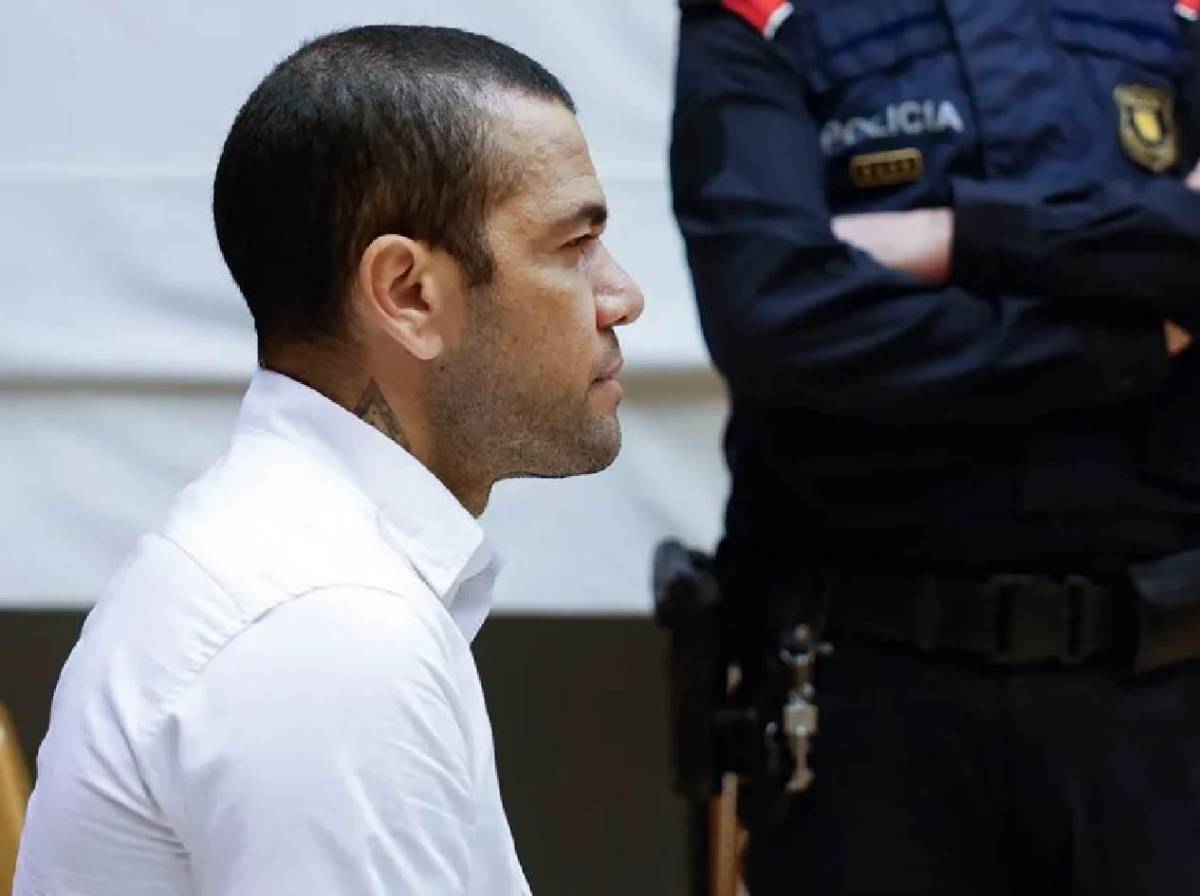 Increíble: Revelan cuánto dinero le corresponde a Alves por estar meses en prisión