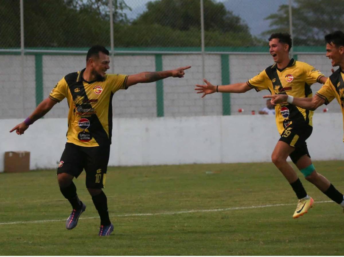 No viste en TV: La 'Roca' aparece en Motagua y Rodrigo Auzmendi se destapa