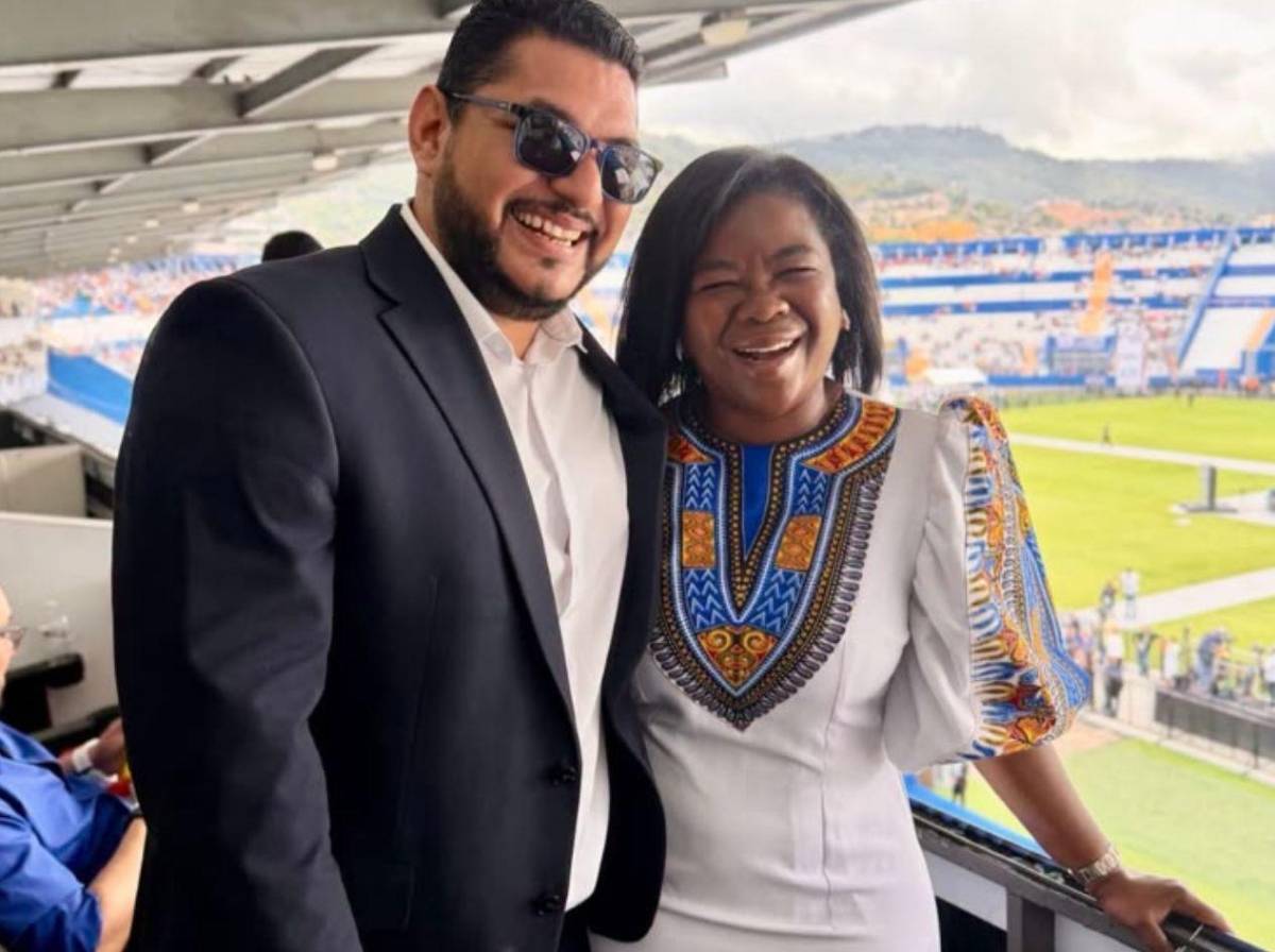 Políticos hondureños derrochan elegancia en la celebración de independencia