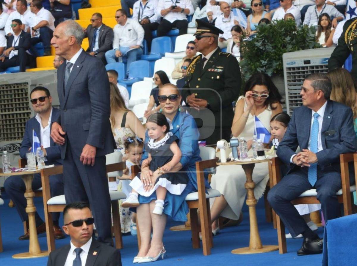 Políticos hondureños derrochan elegancia en la celebración de independencia