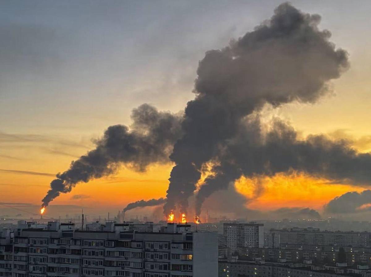 Drones ucranianos impactan en la principal refinería de petróleo de Moscú