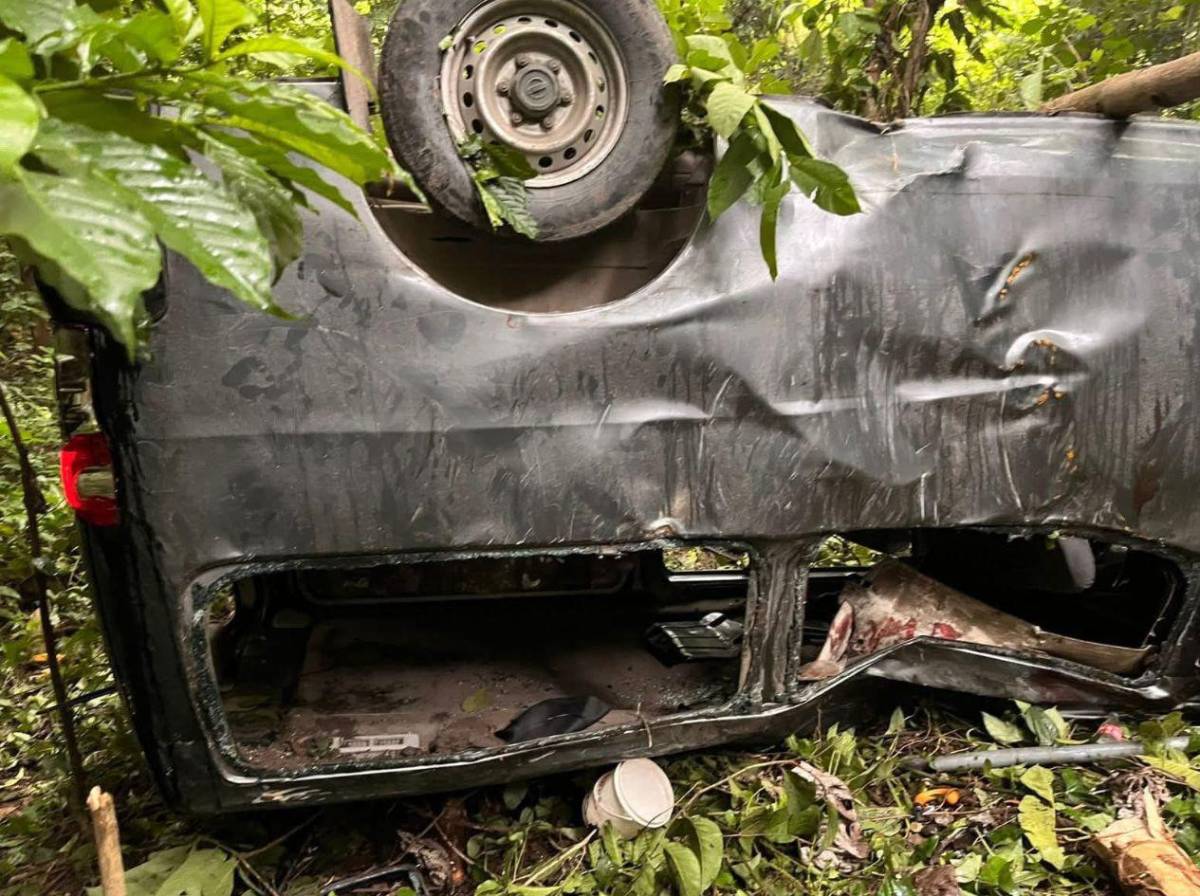 Bus cae a hondonada en Cofradía y deja al menos seis heridos