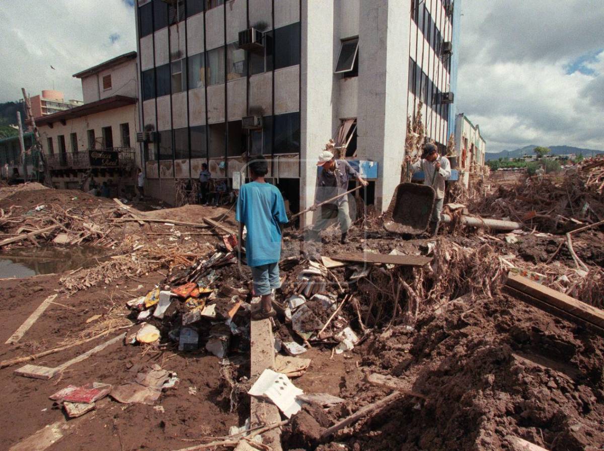 Fotos inéditas de la devastación causada por el huracán Mitch en Honduras