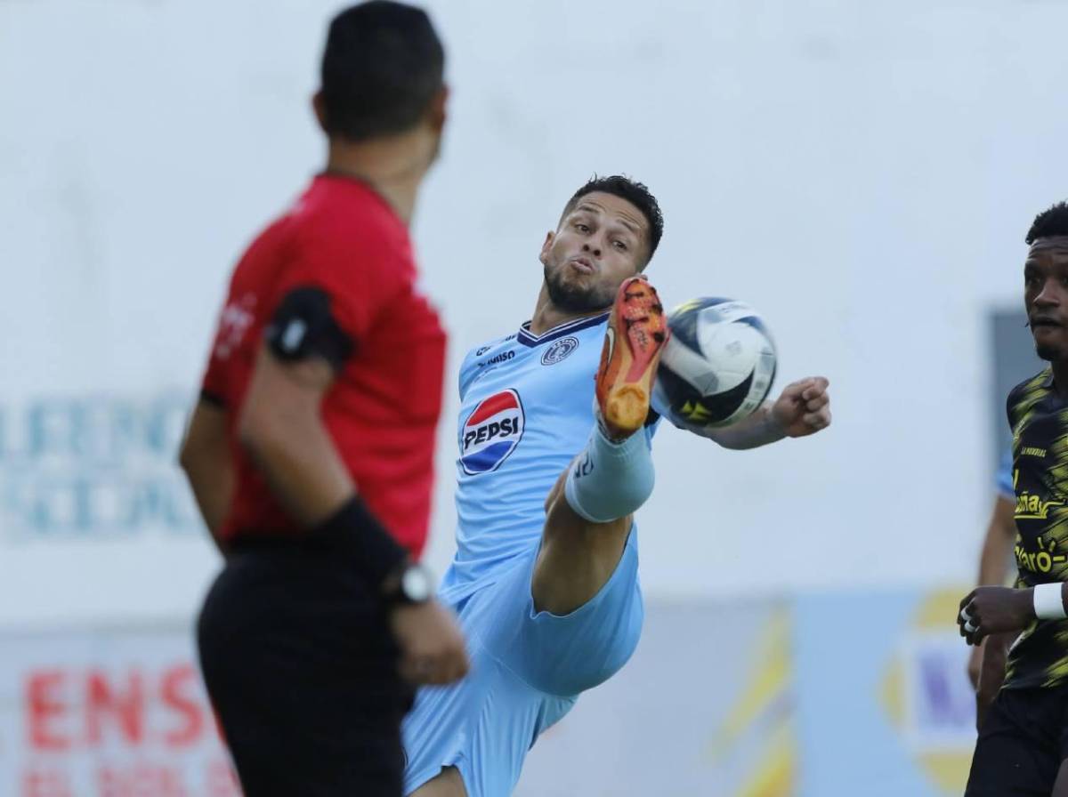 Bajas, futuro de Diego Vázquez y fichaje argentino que prepara Motagua