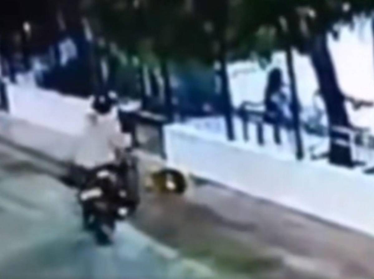 Psicóloga embarazada es atacada a disparos en el patio de su casa