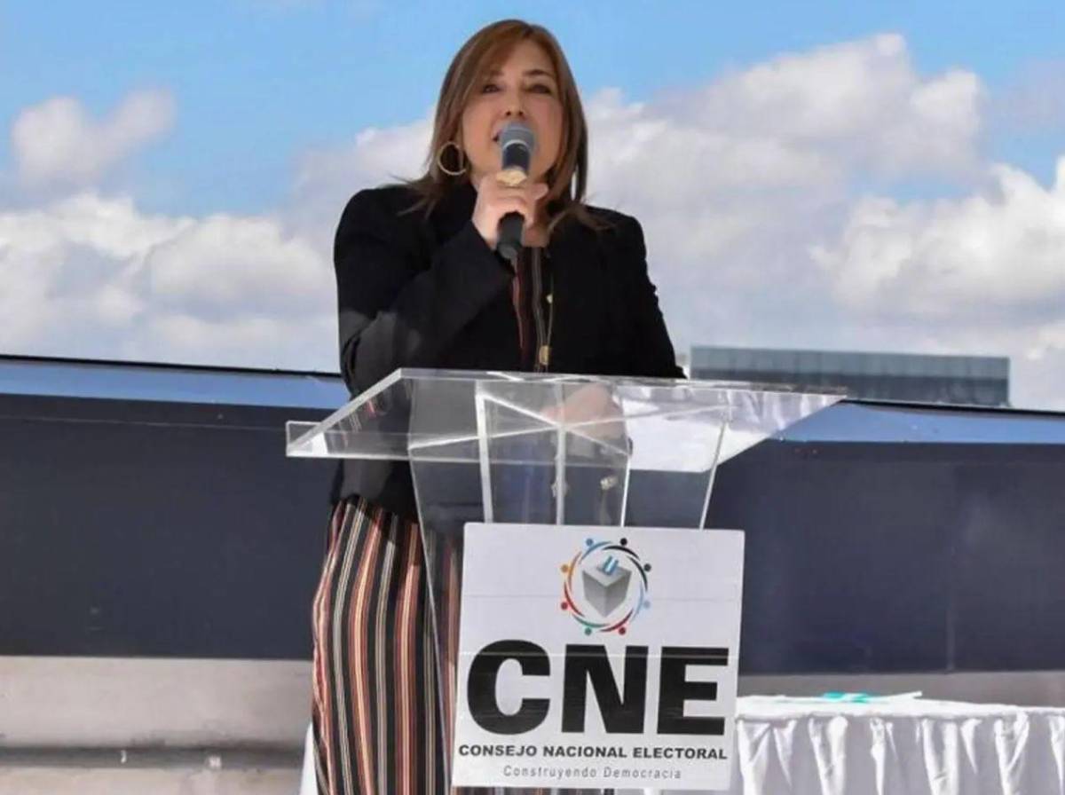 Ana Paola Hall reaparece en redes y atiza contra Salvador Nasralla