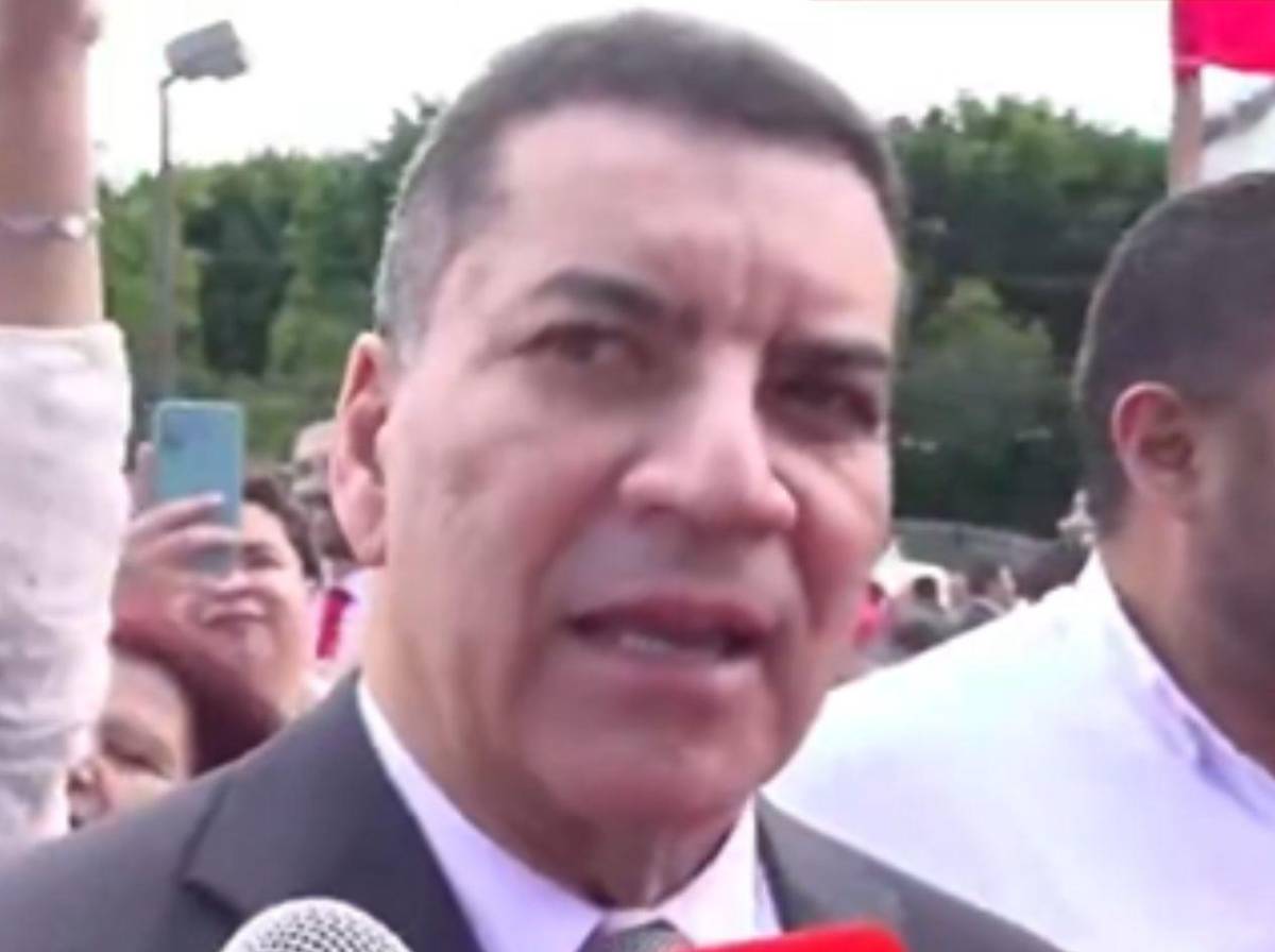 Elvin Santos reaparece en aniversario del PLH y envía mensaje a Nasry Asfura