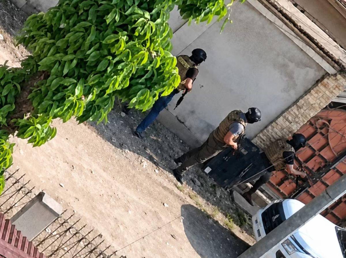 Los hallazgos forenses en la escena donde fueron asesinados cinco policías en Corinto
