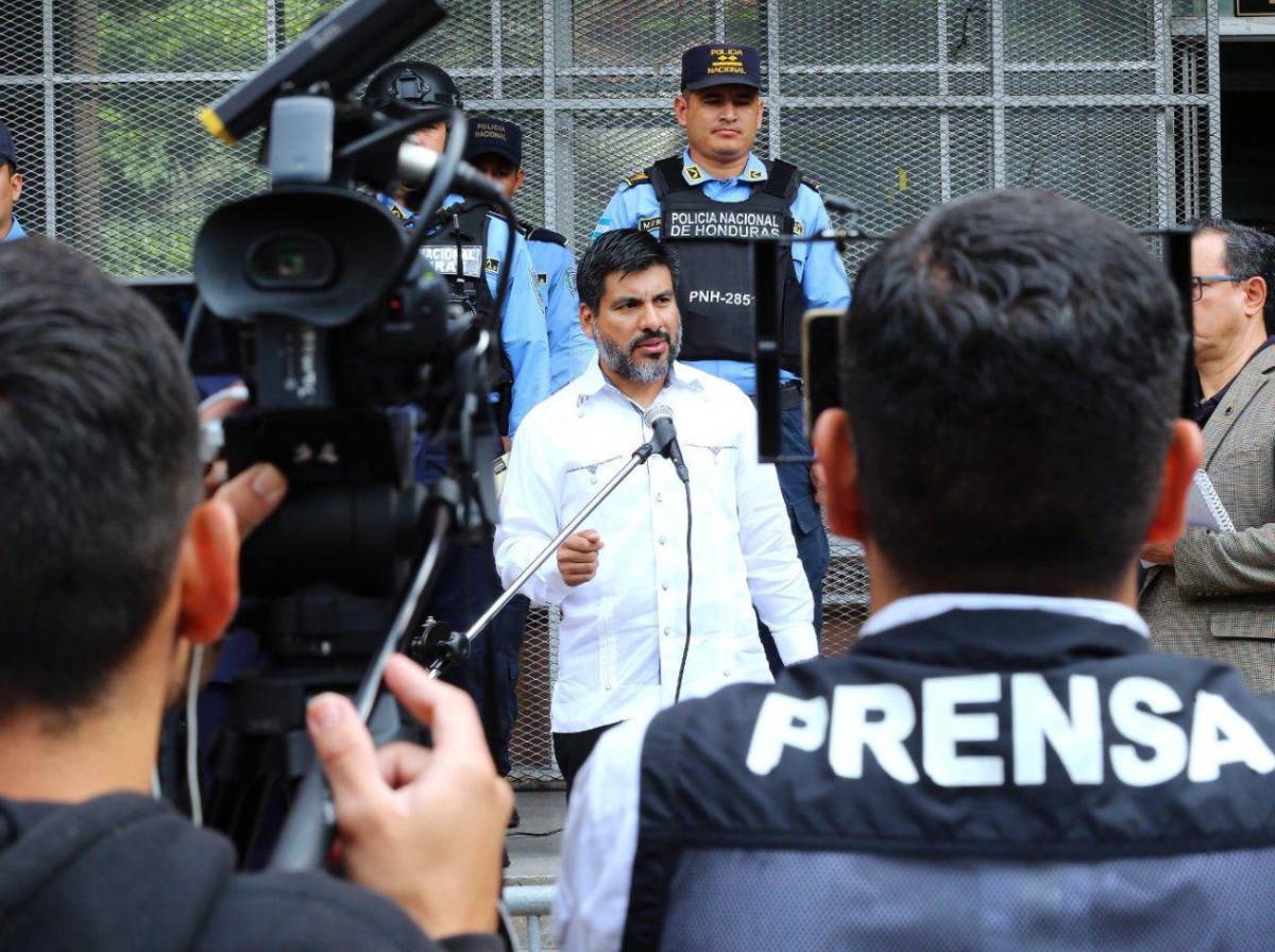 ¿Quiénes integran la comisión especial de juicio político contra Johel Zelaya?