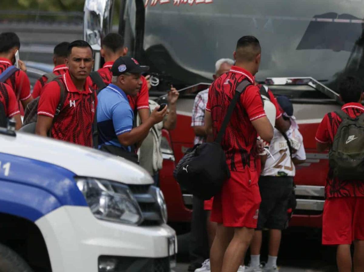 Color y emoción en Cantarranas por la final de ida del Ascenso
