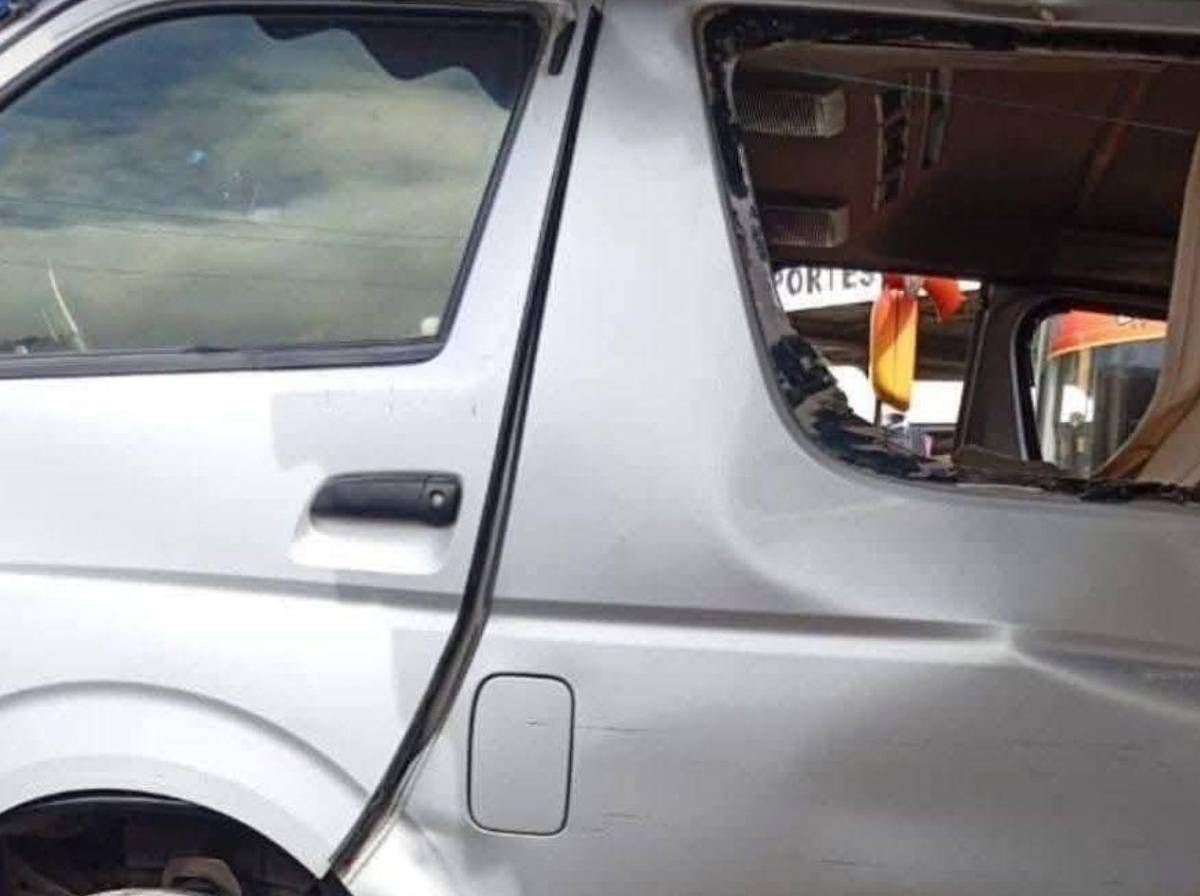 Colisión entre dos buses deja a una mujer herida en terminal de La Esperanza