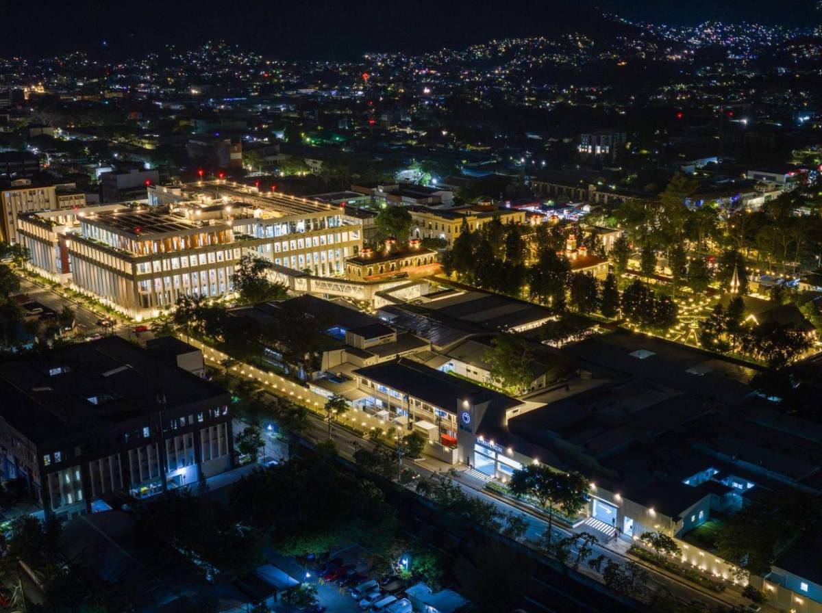 Bukele inaugura modernas instalaciones del Hospital Rosales en El Salvador