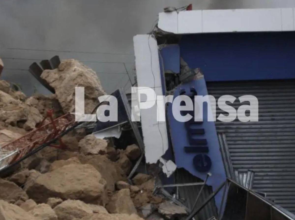Dolor invade a familiares en velatorio de Félix Núñez, víctima del derrumbe en Loarque