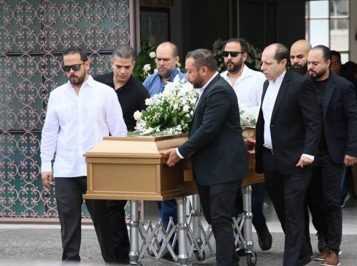 Dolor y tristeza: familiares y amigos despiden a la querida chef Sandra Díaz