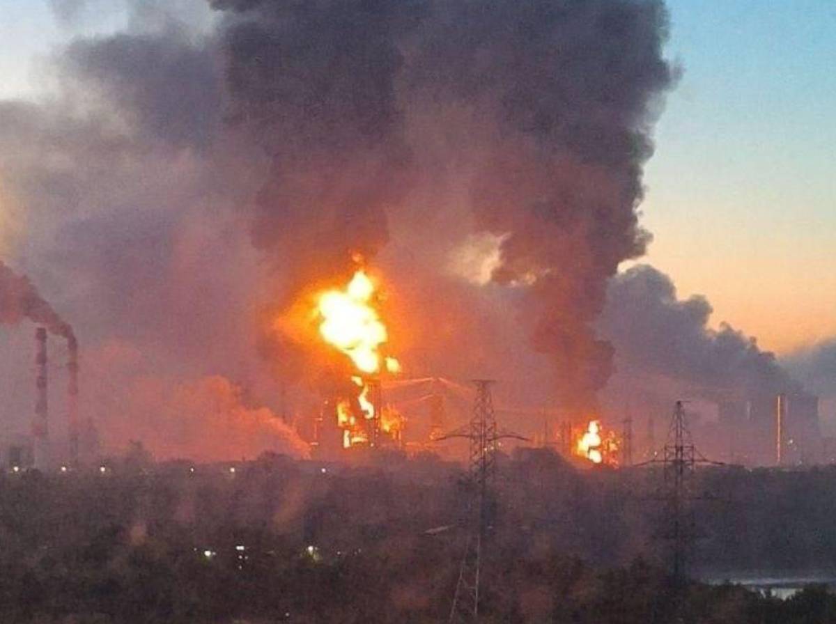 Drones ucranianos impactan en la principal refinería de petróleo de Moscú