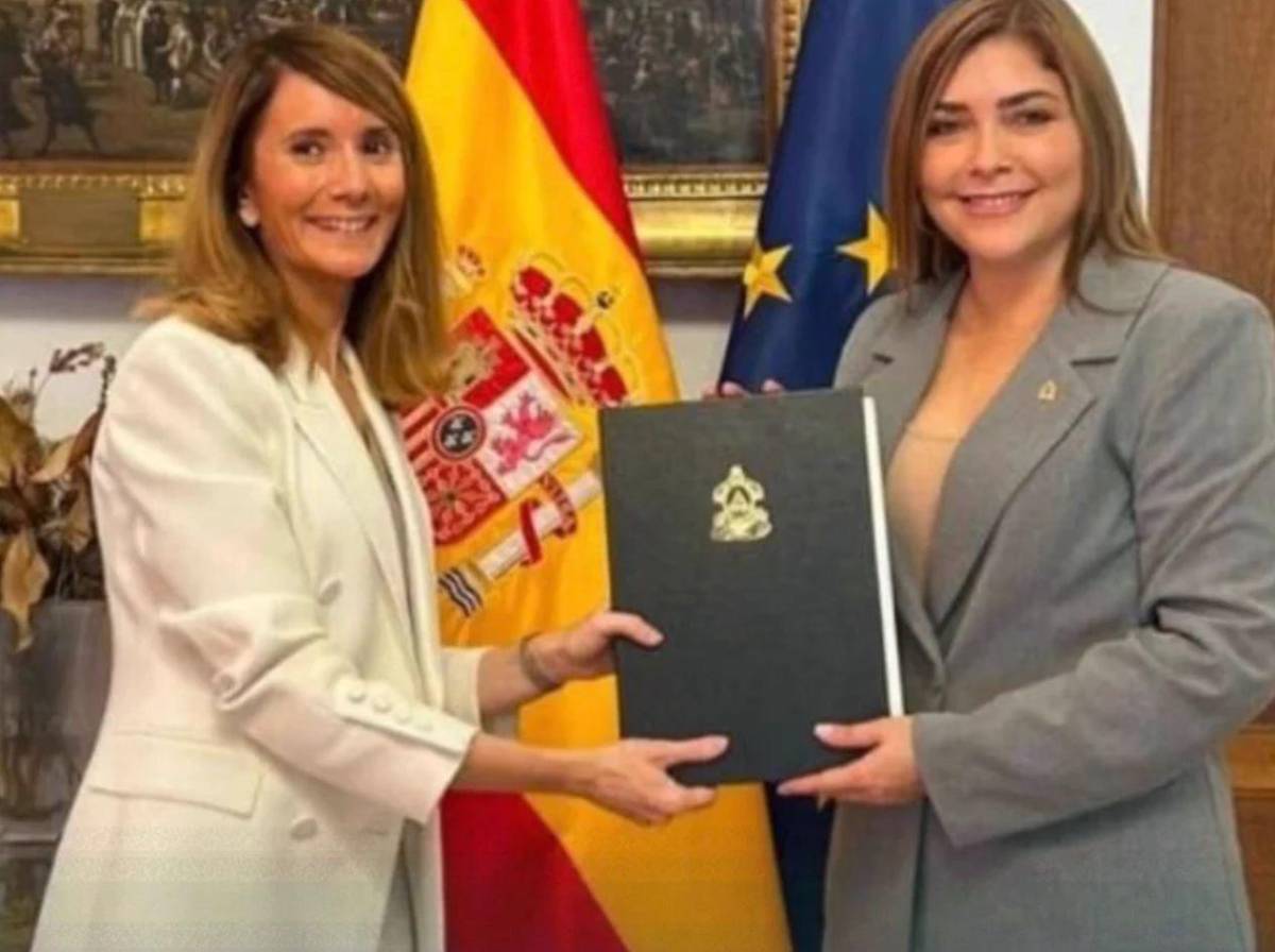 Ana Paola Hall responde a críticas por su nombramiento como embajadora en España