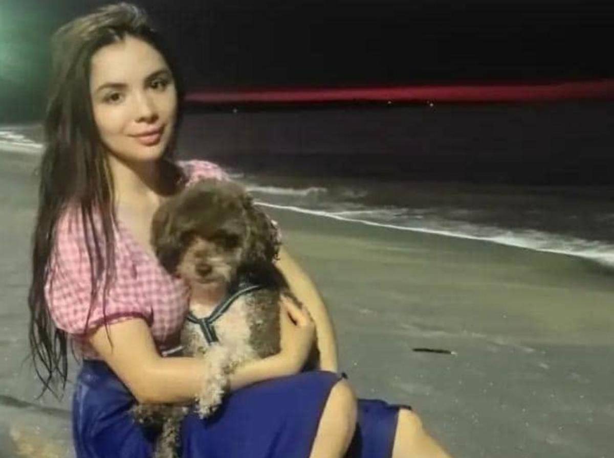 Abogada muere abrazando a su perrito durante el terremoto en Colombia
