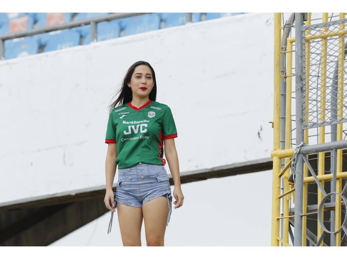 ¿Quién es la periodista que robó suspiros? Ambiente en el Marathón-Victoria