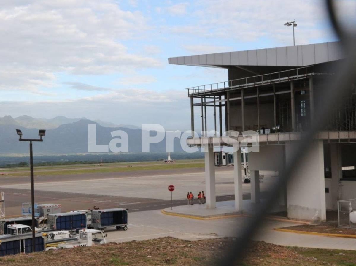 Ambiente en Palmerola previo a la llegada de Juan Orlando Hernández