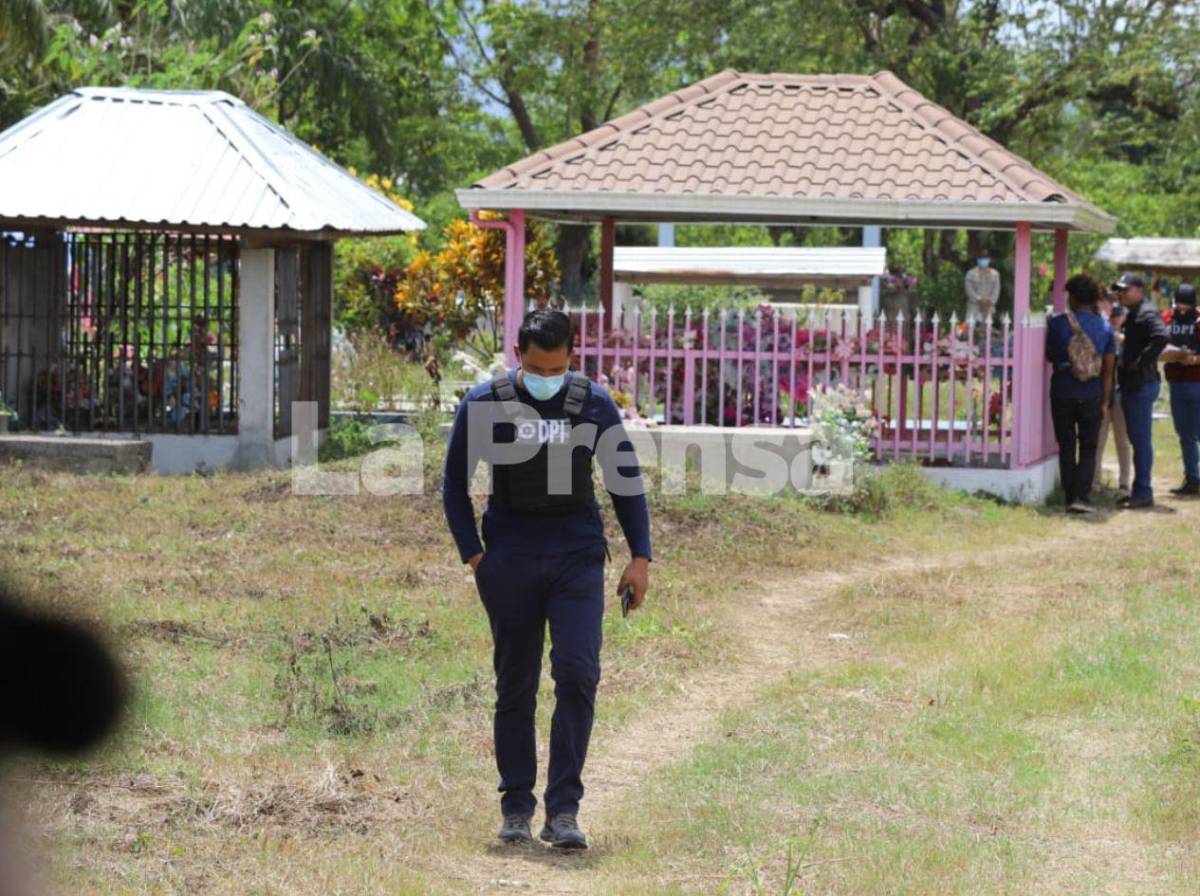 Rigores revive el dolor: forenses abren tumbas de las víctimas de la masacre