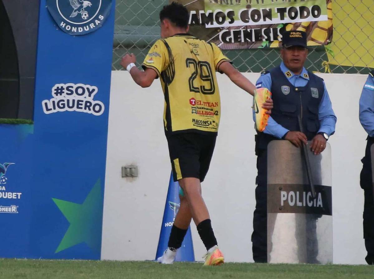 No viste en TV: La 'Roca' aparece en Motagua y Rodrigo Auzmendi se destapa