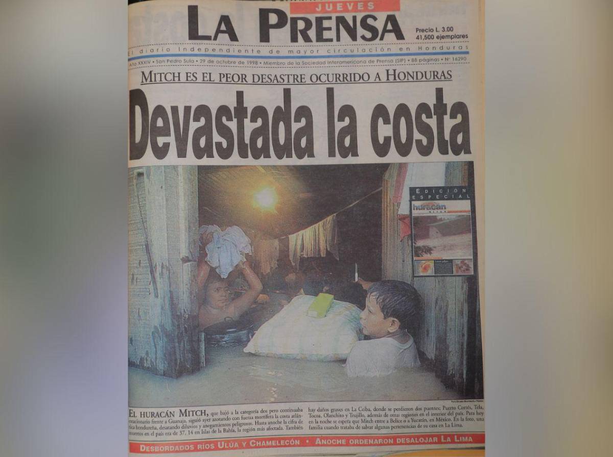 Las históricas portadas de LA PRENSA sobre la tragedia del huracán Mitch en Honduras en 1998