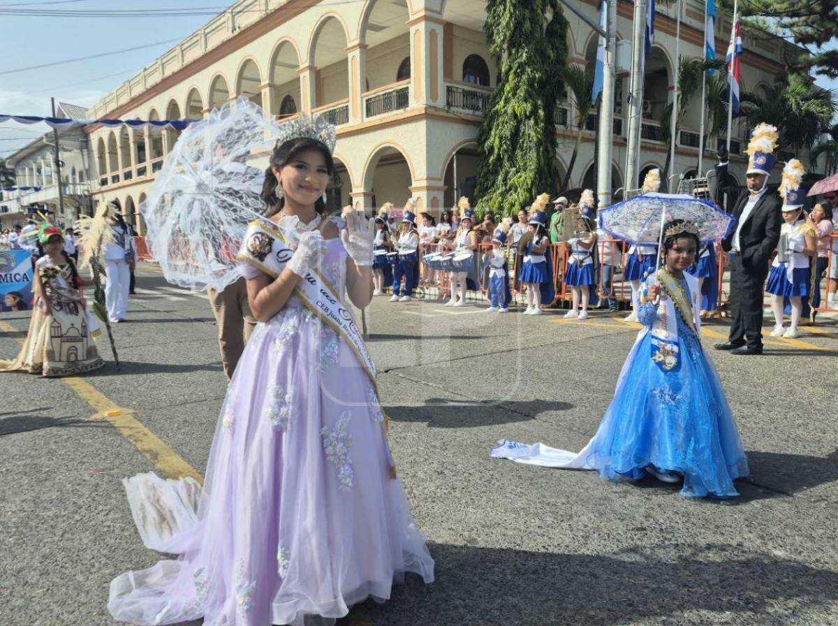 26 escuelas engalanan los desfiles patrios en La Ceiba