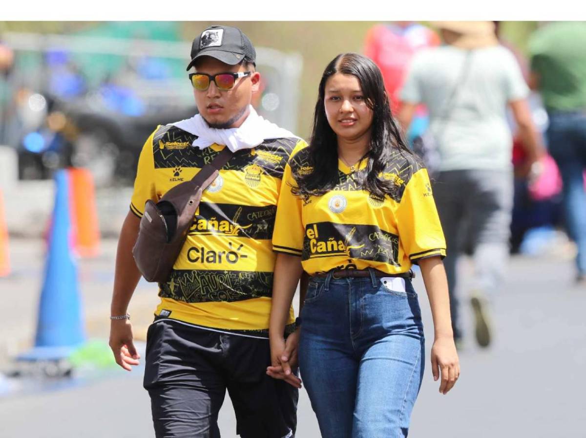 Olimpia vs Real España: chicas roban suspiros y ambiente de fiesta en el Nacional