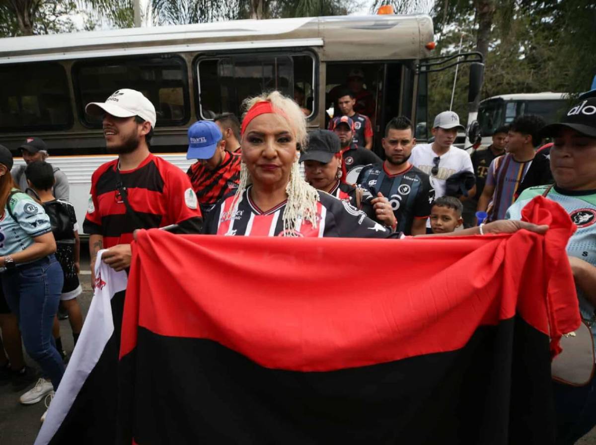 Color y emoción en Cantarranas por la final de ida del Ascenso