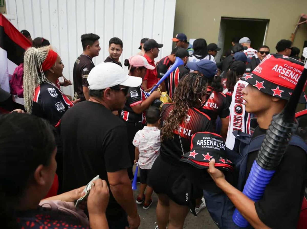 Color y emoción en Cantarranas por la final de ida del Ascenso