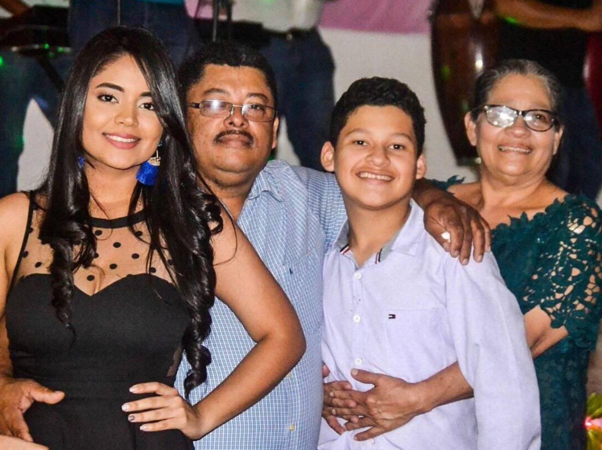 ¿Cuál es el estado de salud de Issac Uyoa, sobreviviente del accidente en el que murieron sus padres?