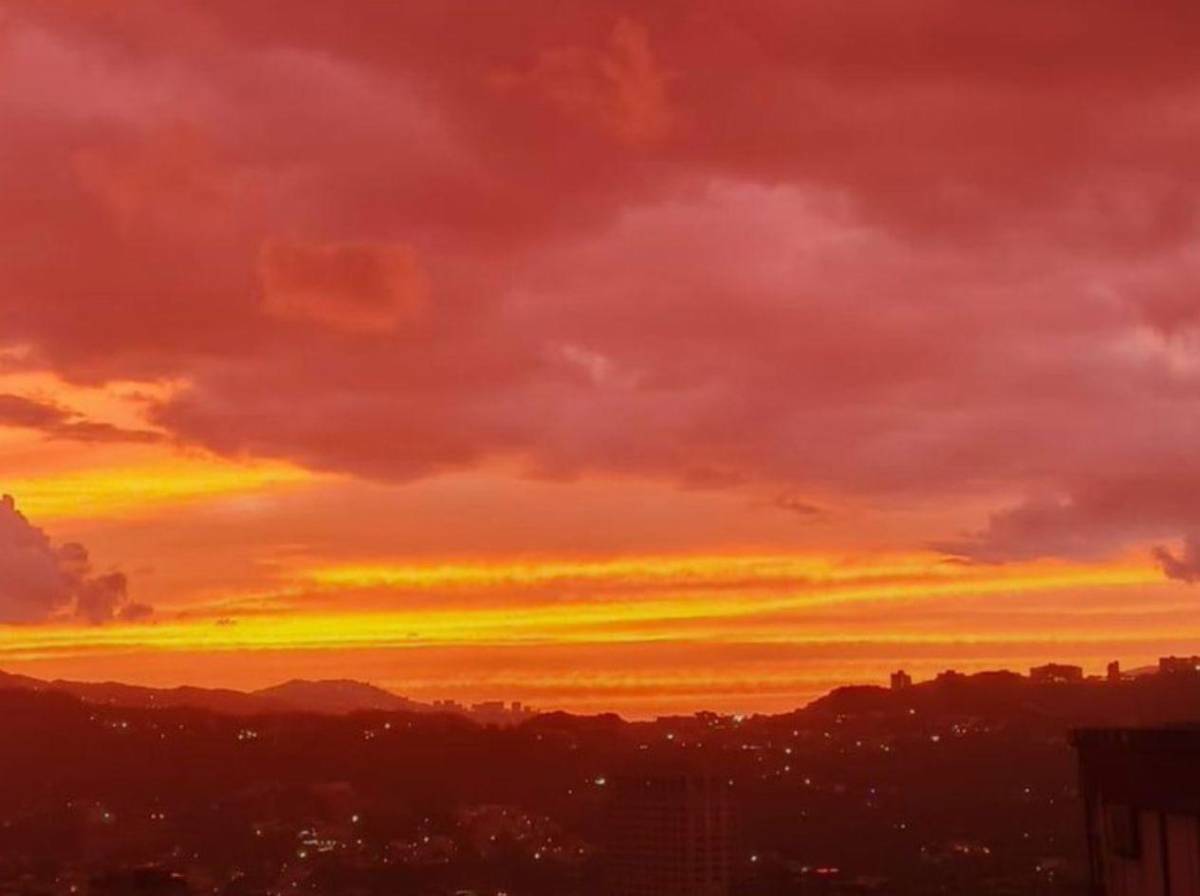 Venezuela: el cielo se tiñe de rojo en Caracas una semana después del doble terremoto