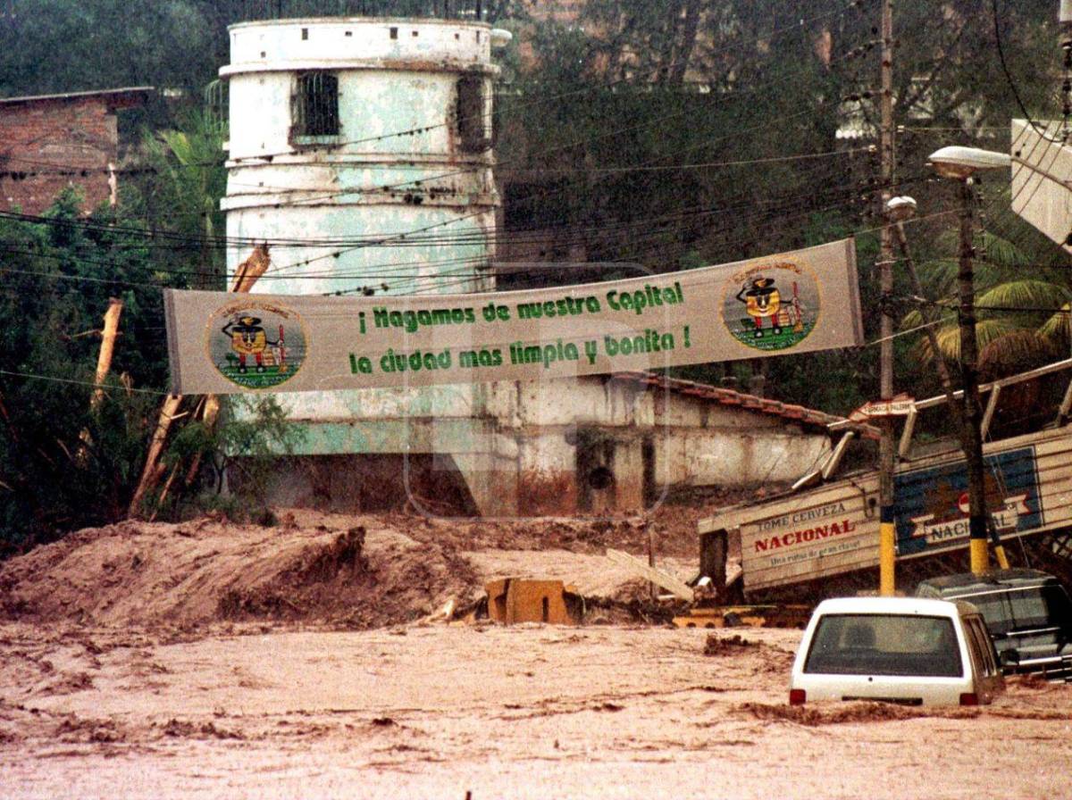 Fotos inéditas de la devastación causada por el huracán Mitch en Honduras