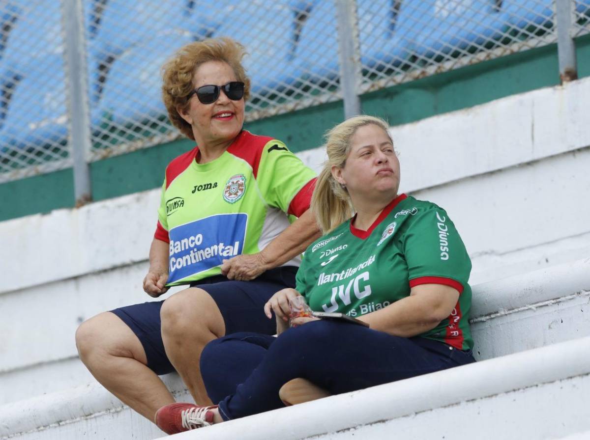 ¿Quién es la periodista que robó suspiros? Ambiente en el Marathón-Victoria