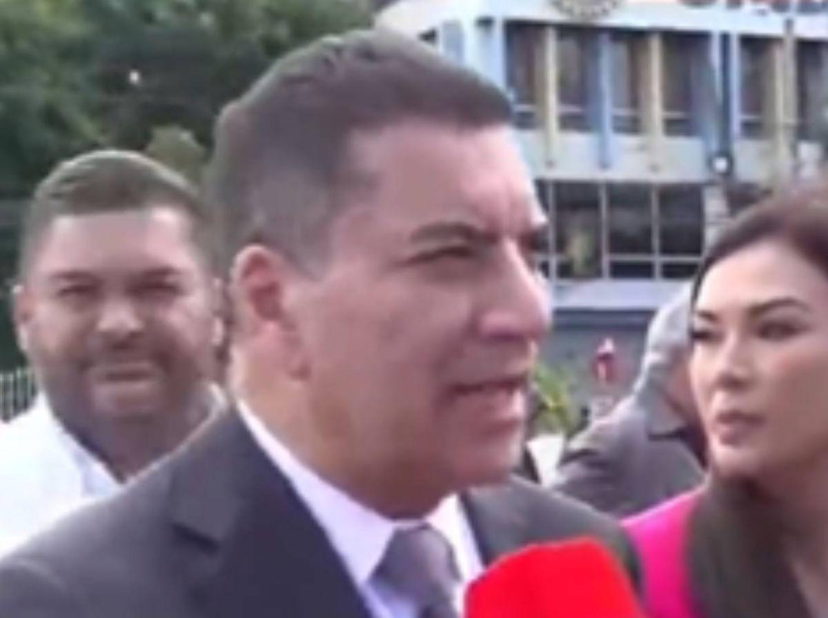 Elvin Santos reaparece en aniversario del PLH y envía mensaje a Nasry Asfura