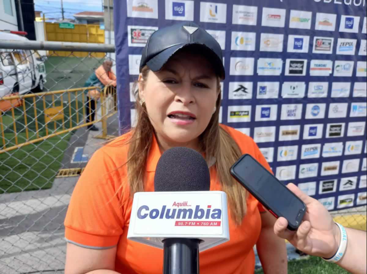 Silvia Bolaños, presidenta del Puntarenas, disparó fuerte contra Diego Vázquez.