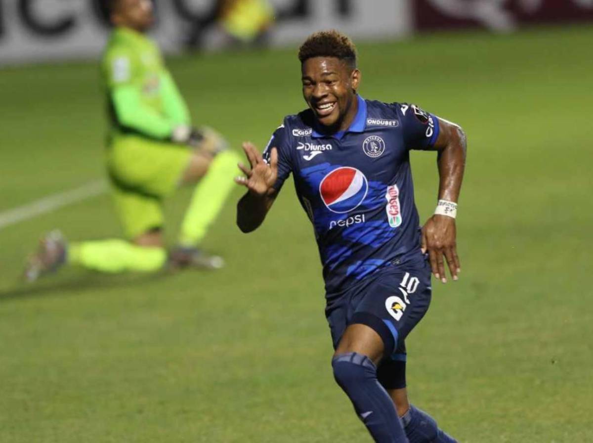 Bajas, futuro de Diego Vázquez y fichaje argentino que prepara Motagua