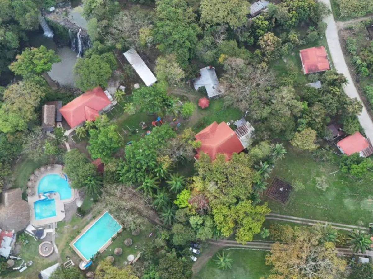 Centro turístico, finca, casas y carros: bienes asegurados a Martín Flores